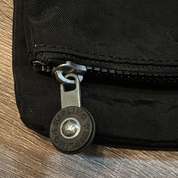 KIPLING 3-IN-1 CONVERTIBLE BAG - Black Canvas w/Silver Hdwe & monkey keychain - Picture 3 of 11